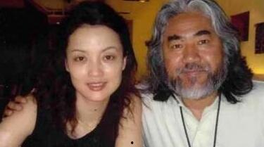 爆料导演妻子是谁啊视频,揭秘幕后的爱情故事  第2张